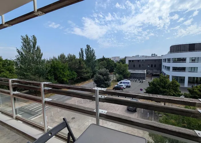 Appartement Furnished 2-room With Private Parking