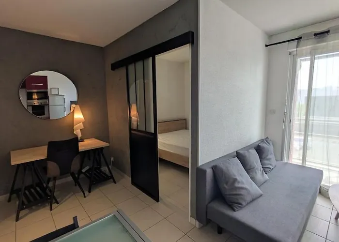 Furnished 2-room With Private Parking