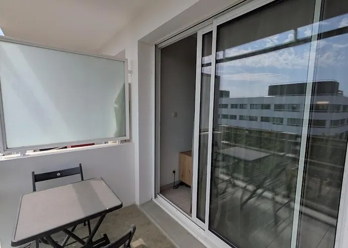 Apartment Furnished 2-room With Private Parking La Rochelle (Charente-Maritime)